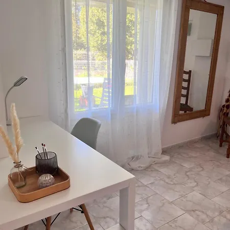 Provencal Au Calme A 20 Min D'avignon Apartment