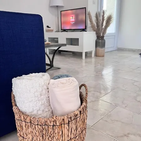 Provencal Au Calme A 20 Min D'avignon Apartment *