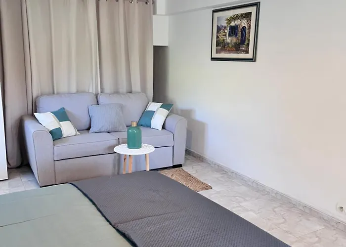 Provencal Au Calme A 20 Min D'avignon Апартаменты